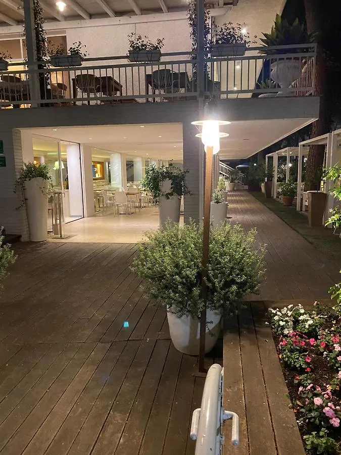 Hotel Prestigio Milano Marittima 3*,